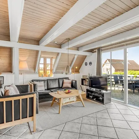 Arlina - 600m From The Sea By Interhome Bjerregård