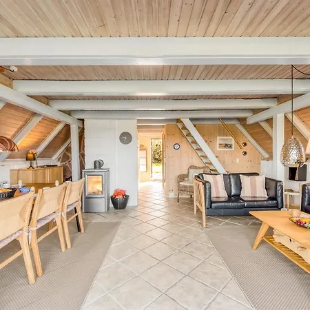 Semesterbostad Arlina - 600m From The Sea By Interhome Bjerregård