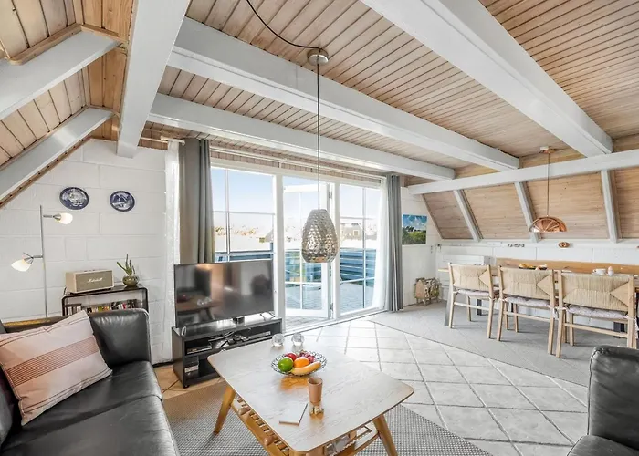 Arlina - 600m From The Sea By Interhome Nyaraló *